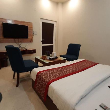 Hotel Ventures Inn أمريتسار الغرفة الصورة