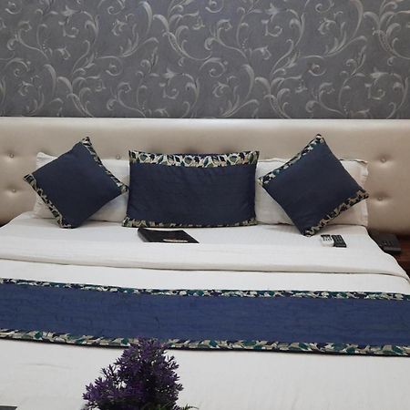 Hotel Ventures Inn أمريتسار الغرفة الصورة