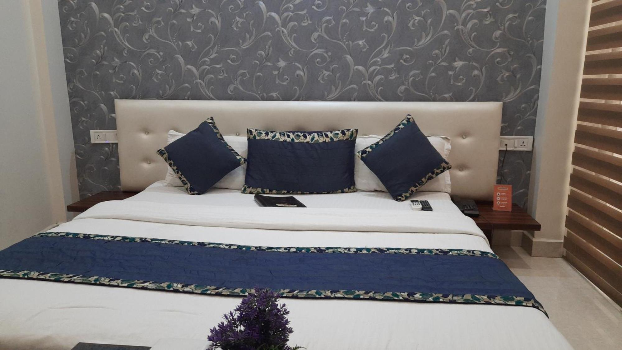 Hotel Ventures Inn أمريتسار الغرفة الصورة